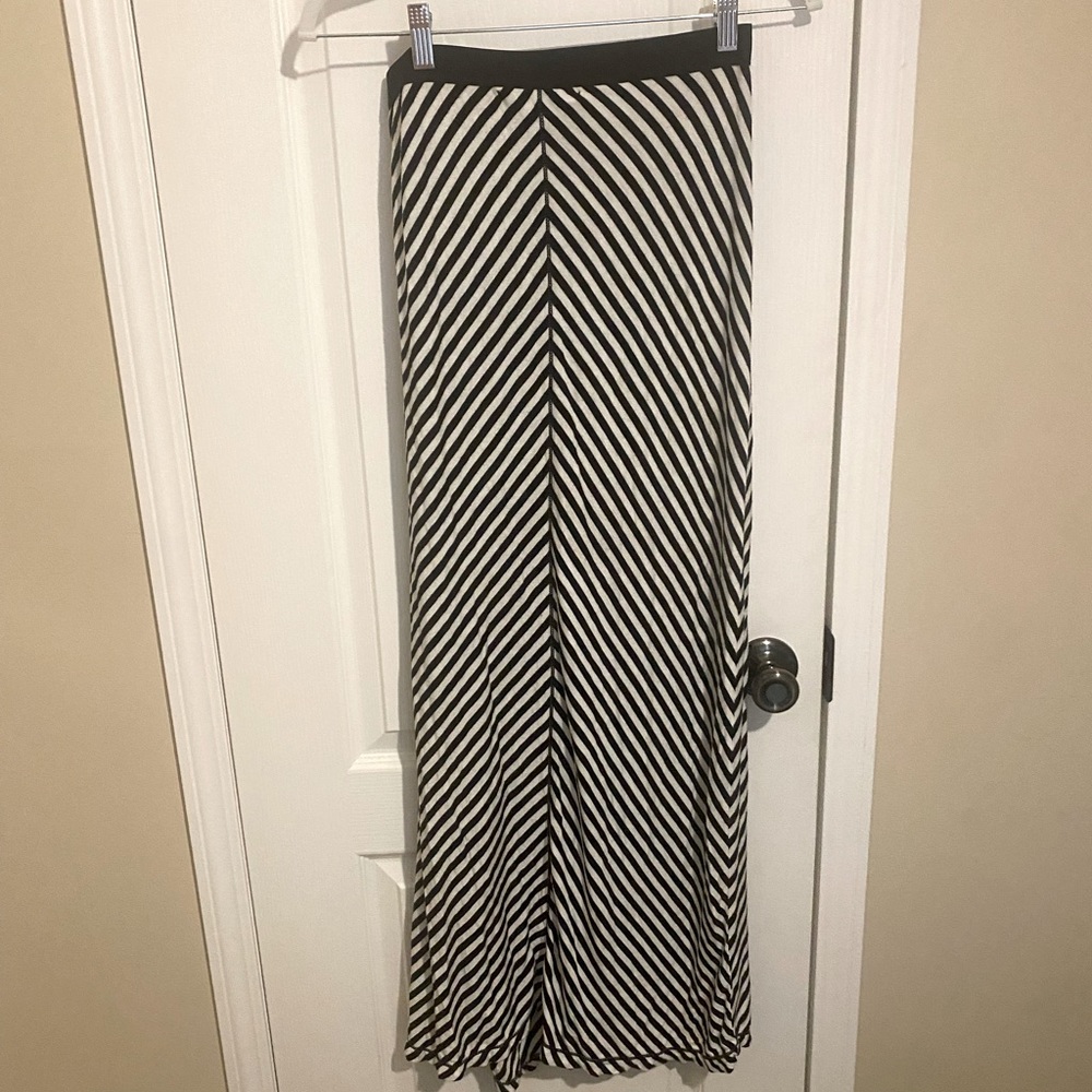 Long max studio skirt size small